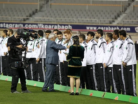 İslamiada: Futbol yarışında ilk 3 yeri tutanlar mükafatlandırılıblar