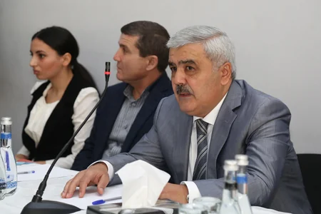 ​Deputatlığa namizəd Rövnəq Abdullayev Bakının Keşlə qəsəbəsində seçicilərlə görüşüb