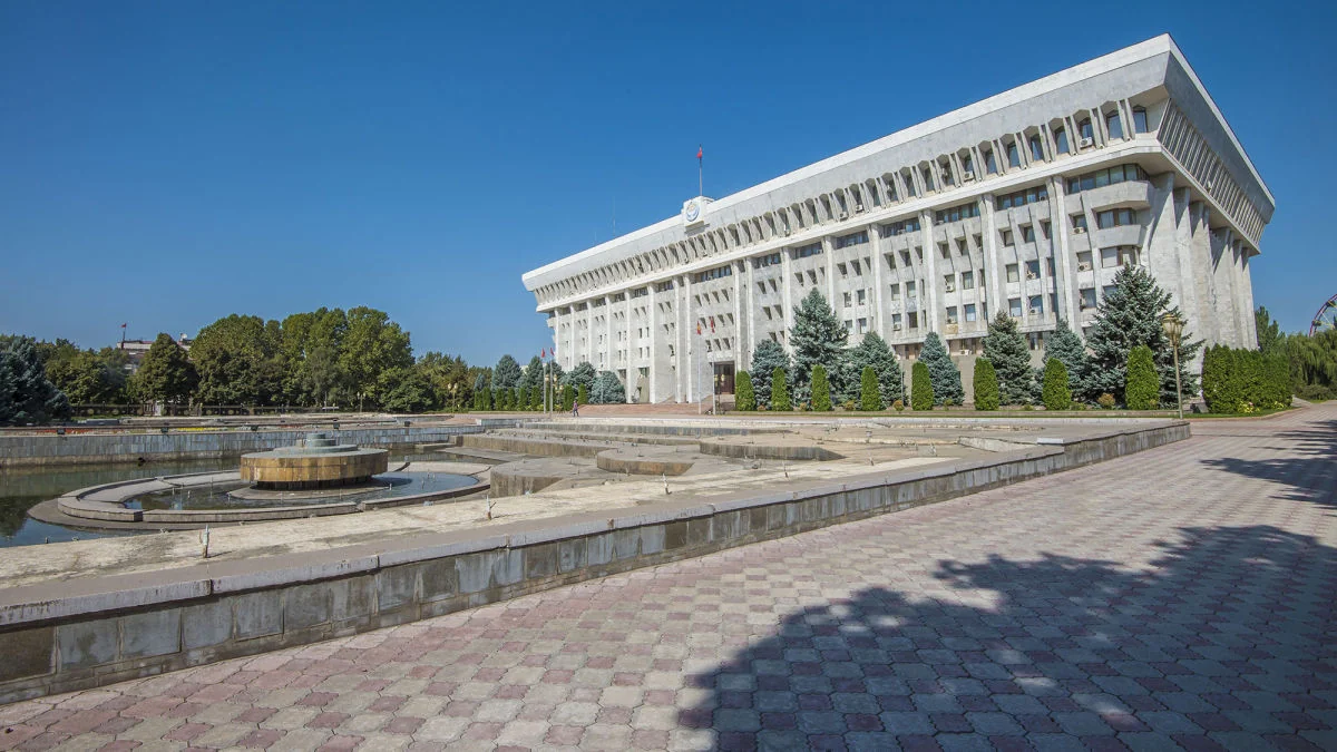Шесть партий проходят в парламент Кыргызстана
