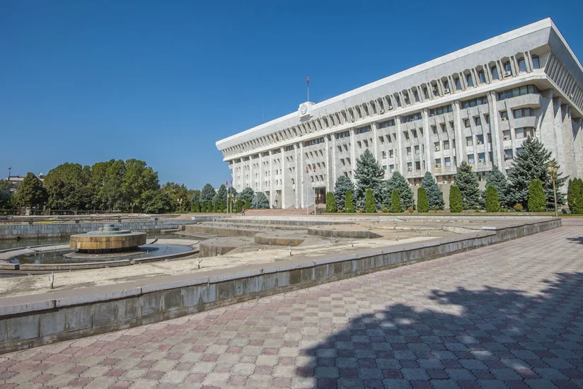 Шесть партий проходят в парламент Кыргызстана