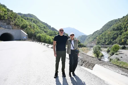 President visits construction site of 4th tunnel and a 15.2-kilometer section of Toghanaly-Kalbajar-Istisu highway
