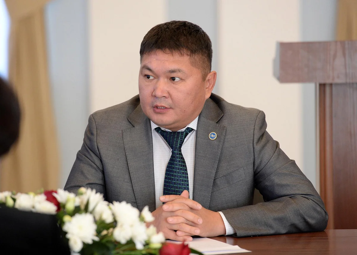 Президент Кыргызстана объявил выговор послу в Азербайджане
