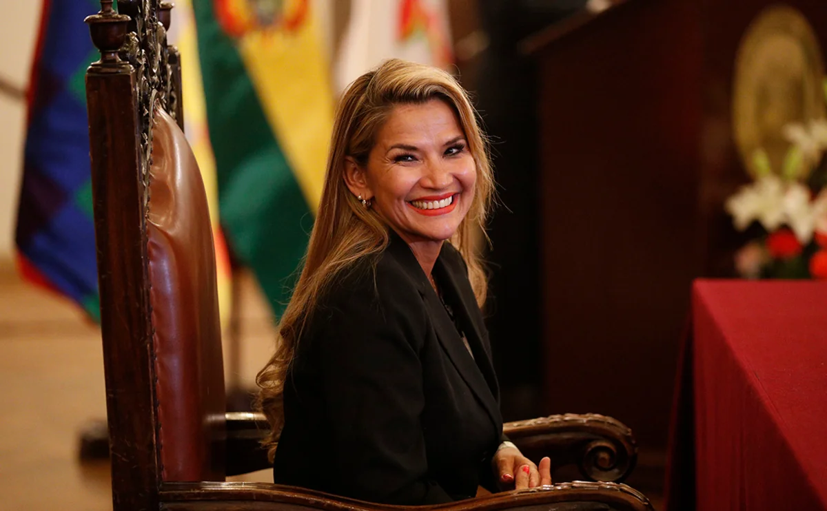 Boliviyanın müvəqqəti prezidenti koronavirusa yoluxub