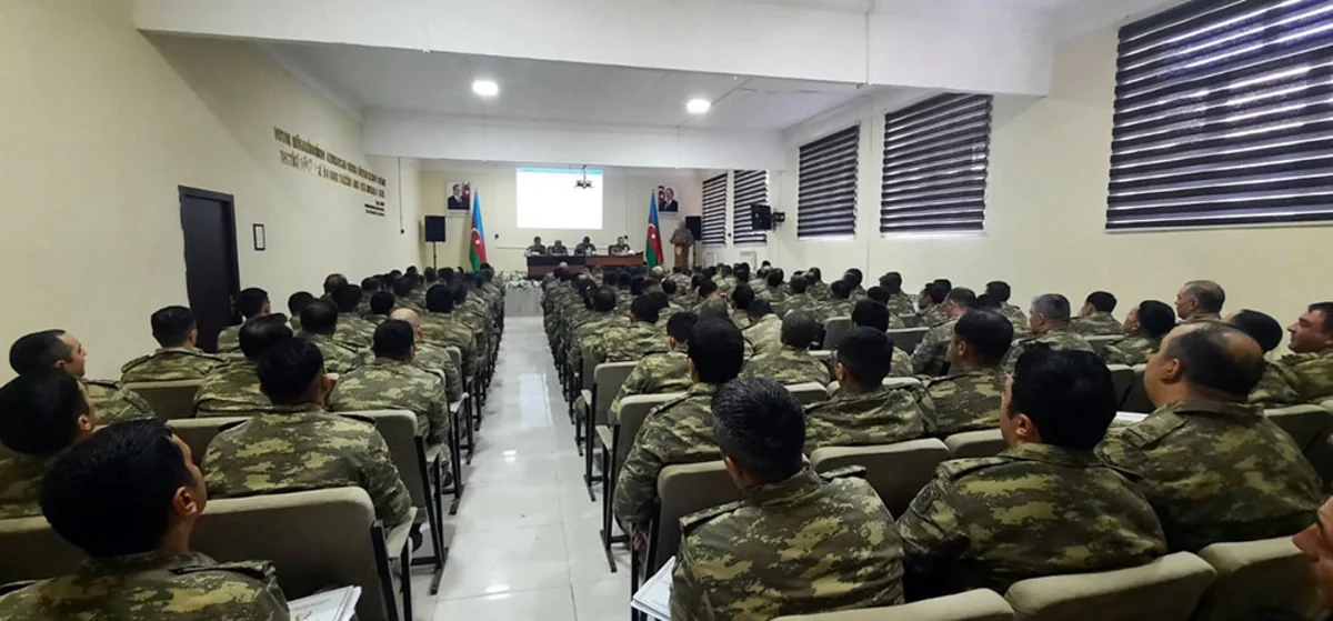 Hərbi hissələrdə birinci rübün nəticələrinə dair yekun iclaslar keçirilib