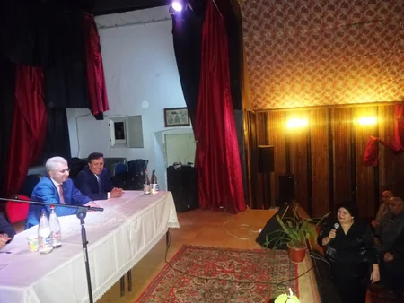 Bəxtiyar Əliyev Xətai rayonunda məskunlaşan ağdamlı seçicilərlə görüşüb