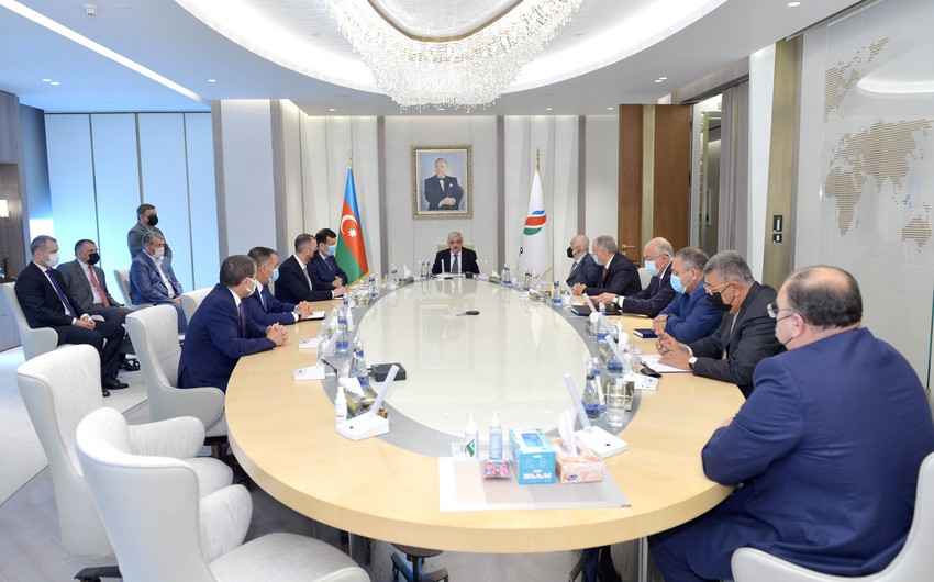 SOCAR-ın yeni vitse-prezidentləri kollektivə təqdim olunub