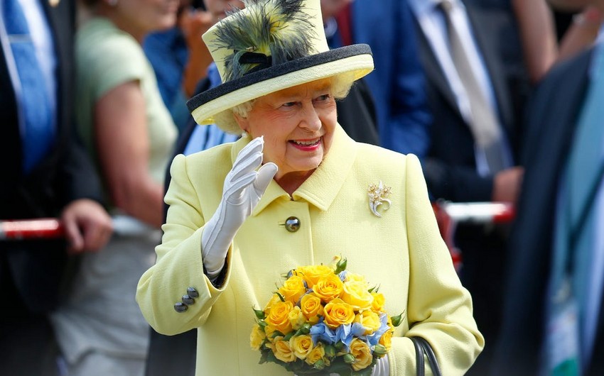 Queen Elizabeth to get Covid-killing gloves