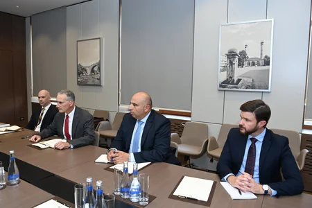 Ceyhun Bayramov ABŞ rəsmisi ilə Azərbaycan-Ermənistan sülh prosesini və bölgədəki vəziyyəti müzakirə edib