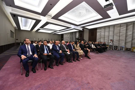 Vəkil olmaq istəyirəm adlı yay məktəbinin bağlanış mərasimi keçirilib