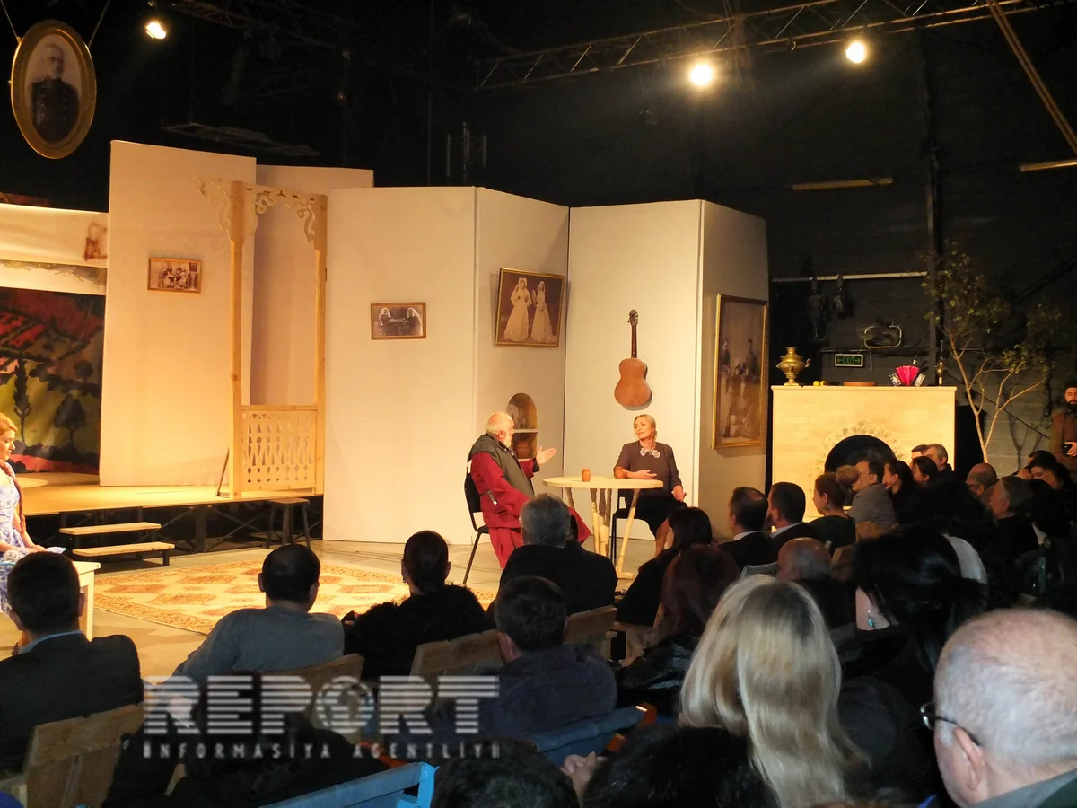 Tbilisidəki Heydər Əliyev adına Azərbaycan Dram Teatrı gürcü dramaturqunun əsərini səhnələşdirib - FOTO