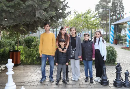 Bakıda Leyla Əliyevanın iştirakı ilə növbəti abadlaşdırılmış həyətin açılışı olub