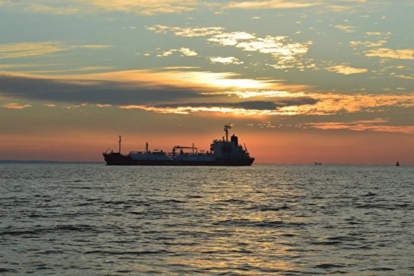 СМИ: Иран спас 44 моряка с нефтяных танкеров в Оманском заливе