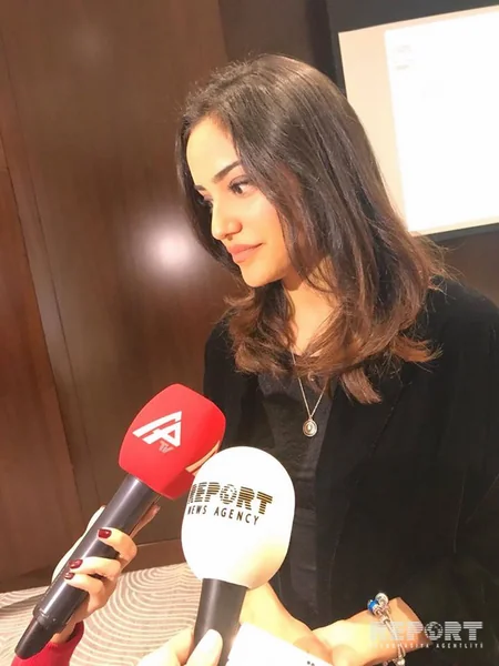 Türkiyəli aktrisa Bakıya gəlib