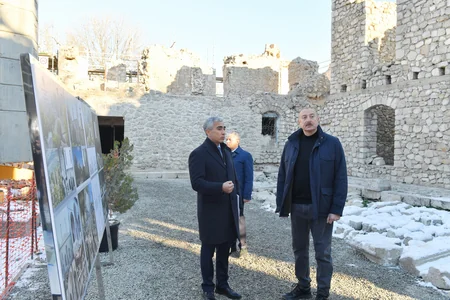 Prezident Şuşada Aşağı Gövhər Ağa məscidində aparılan bərpa işləri ilə tanış olub - YENİLƏNİB
