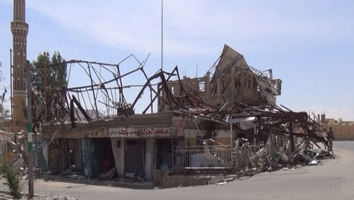 ​Beynəlxalq koalisiya Yəməndə xəstəxananı bombalayıb