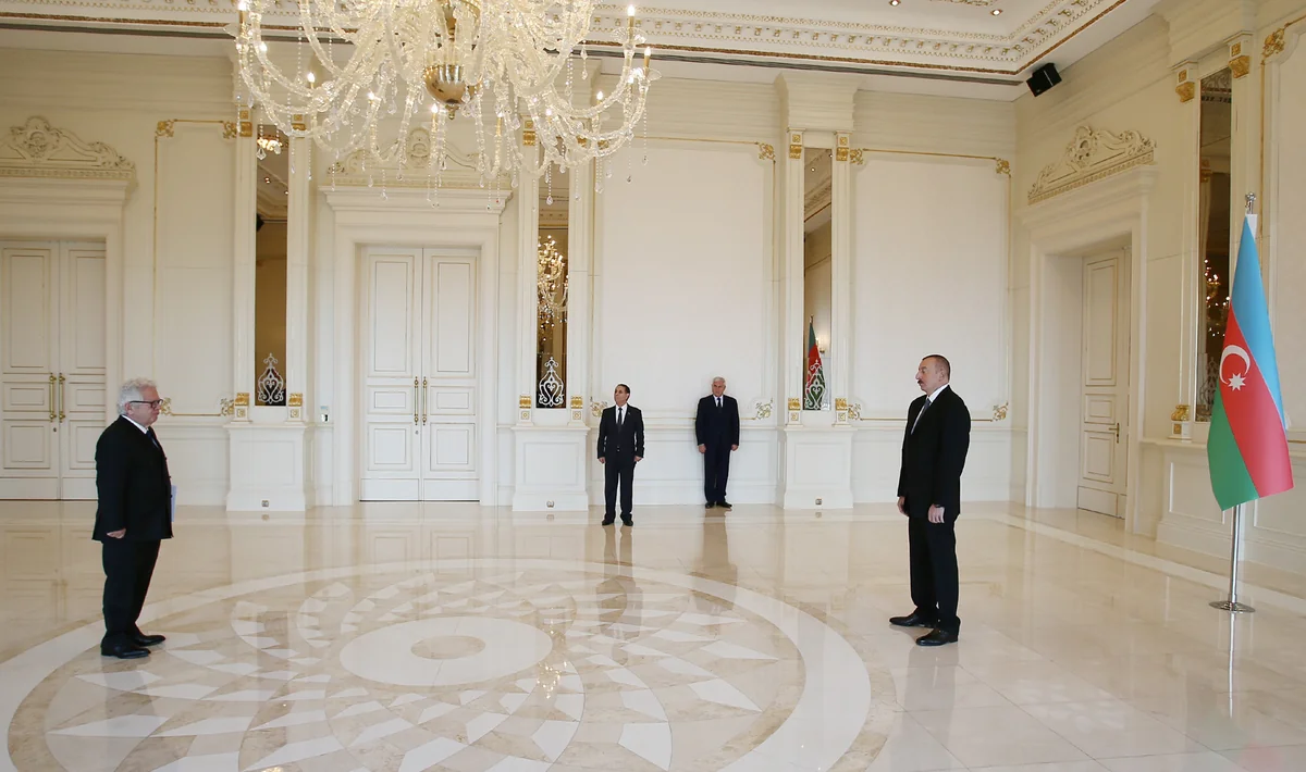 President Ilham Aliyev receives credentials of incoming Greek ambassador