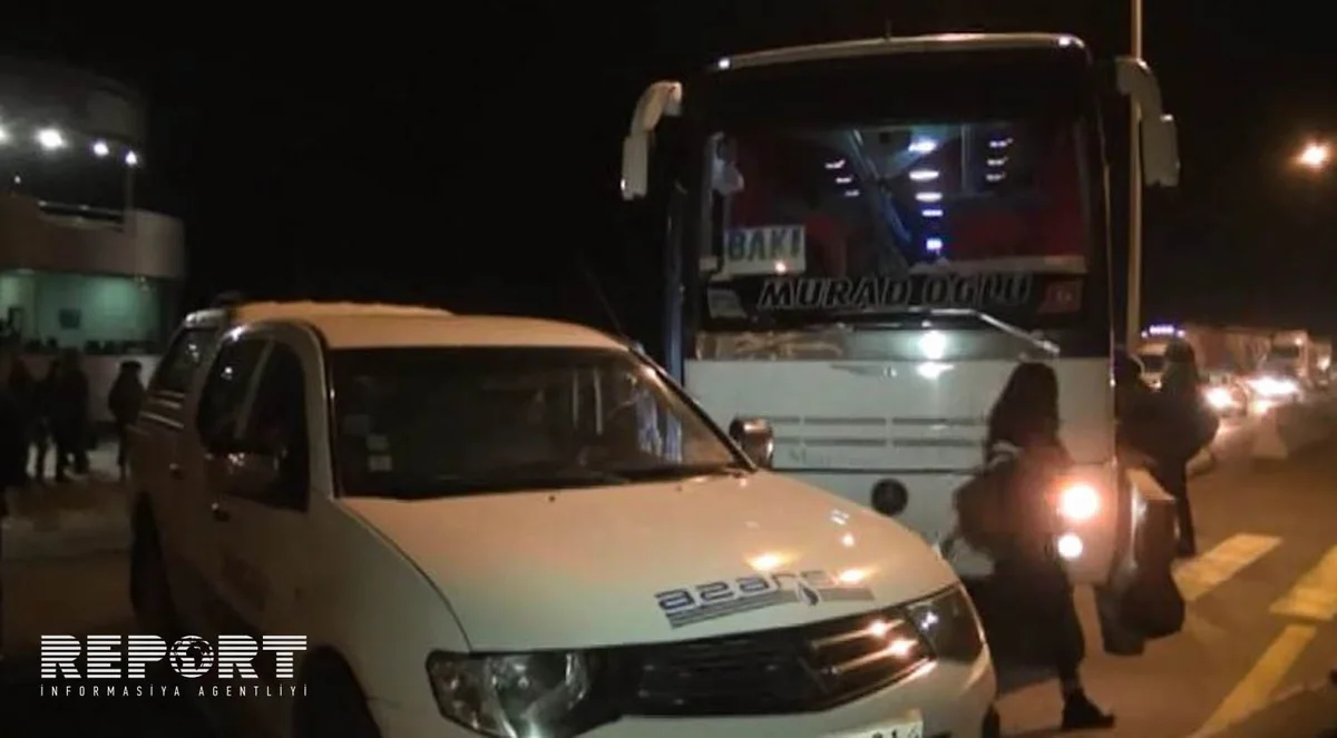 Kürdəmirdə Azərsuya məxsus avtomobil avtobusla toqquşub - FOTO - VİDEO - ƏLAVƏ OLUNUB