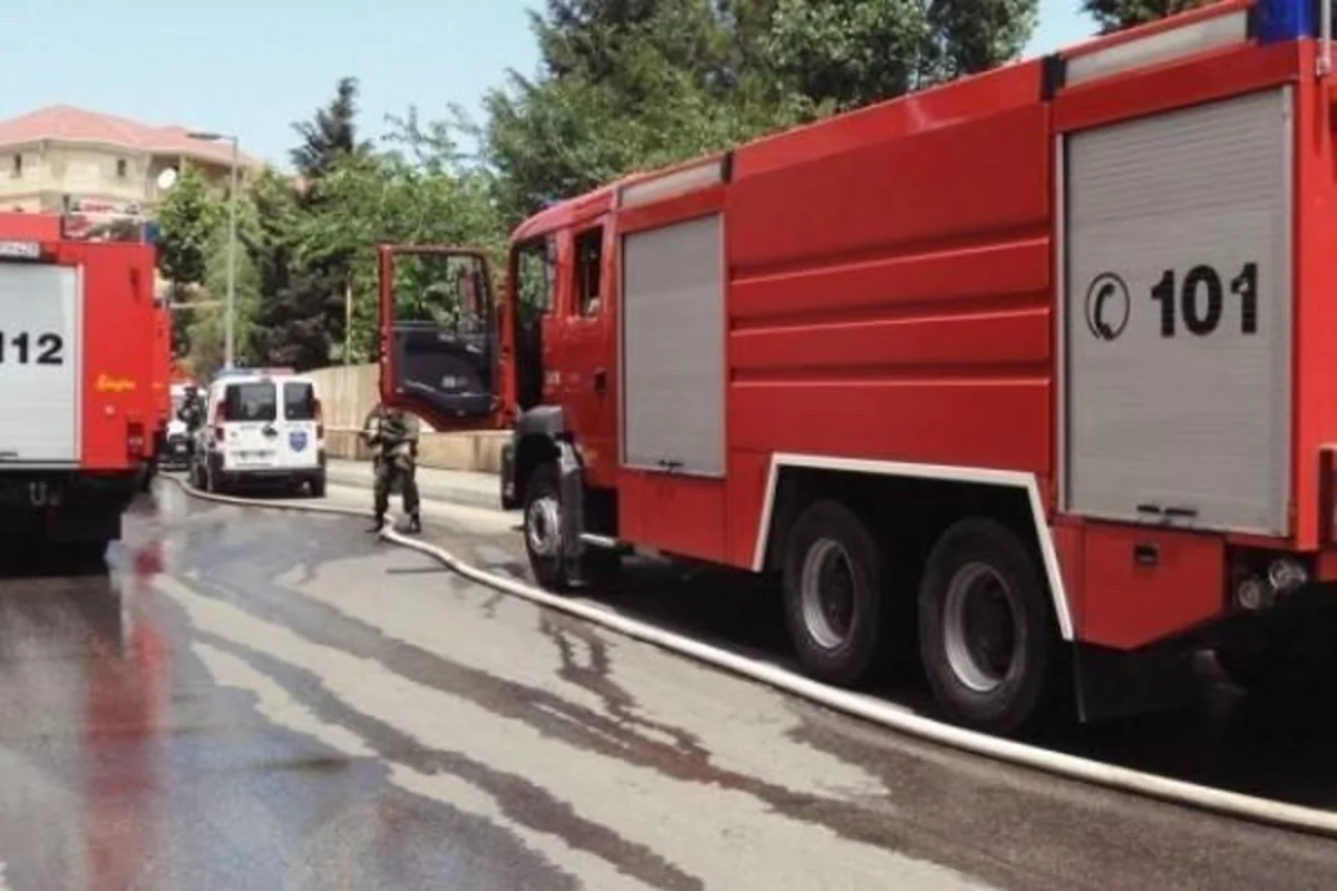 Bakıda yaşayış binasında yanğın olub, sakinlər təxliyyə edilib
