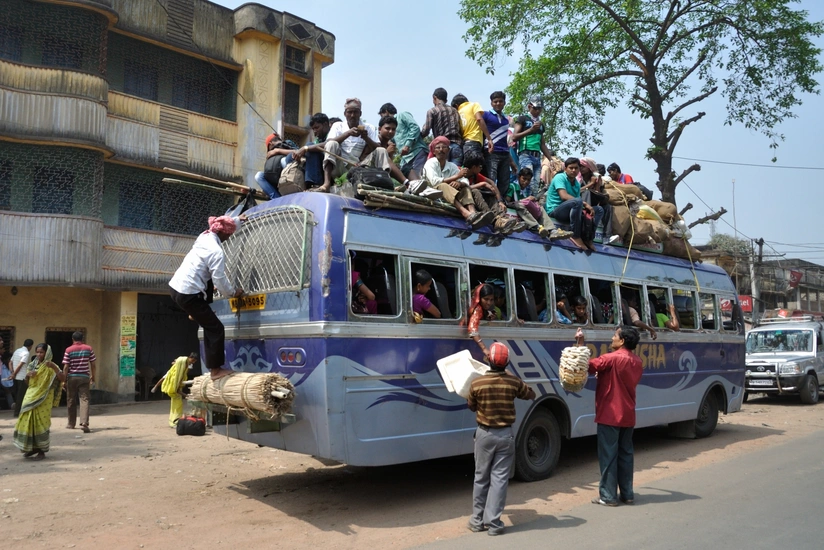 13 killed after auto-bus crash in India