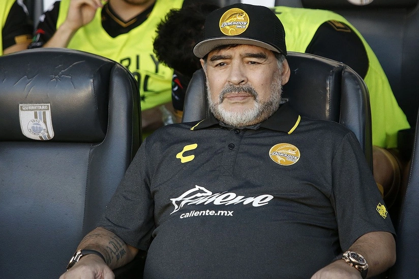 Maradona əməliyyat olunmaq üçün xəstəxanaya yerləşdirilib