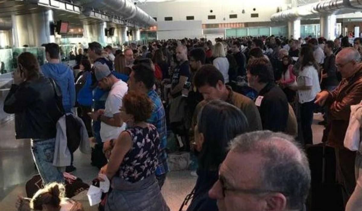 Computer outage disrupts customs at US airports