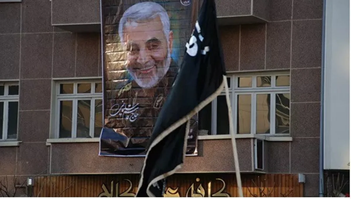 Kerman şəhərində Qasım Süleymaninin dəfni mərasimi başlayıb