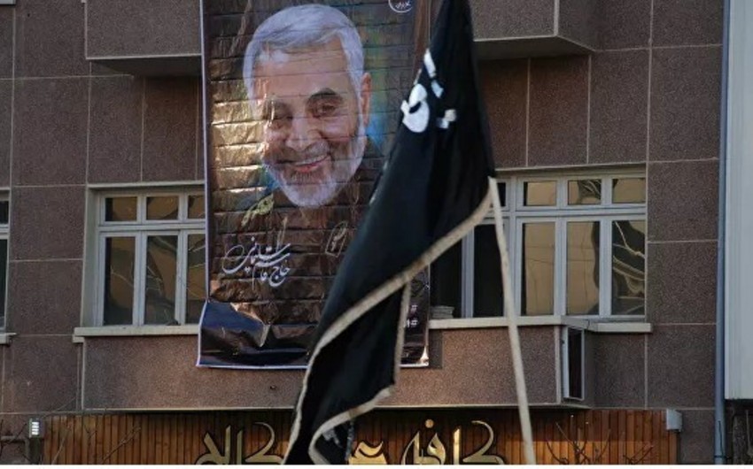 Kerman şəhərində Qasım Süleymaninin dəfni mərasimi başlayıb