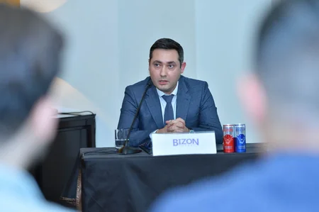 Rafael Ağayev Bizon brendi ilə əməkdaşlıq müqaviləsi imzalayıb - VİDEO