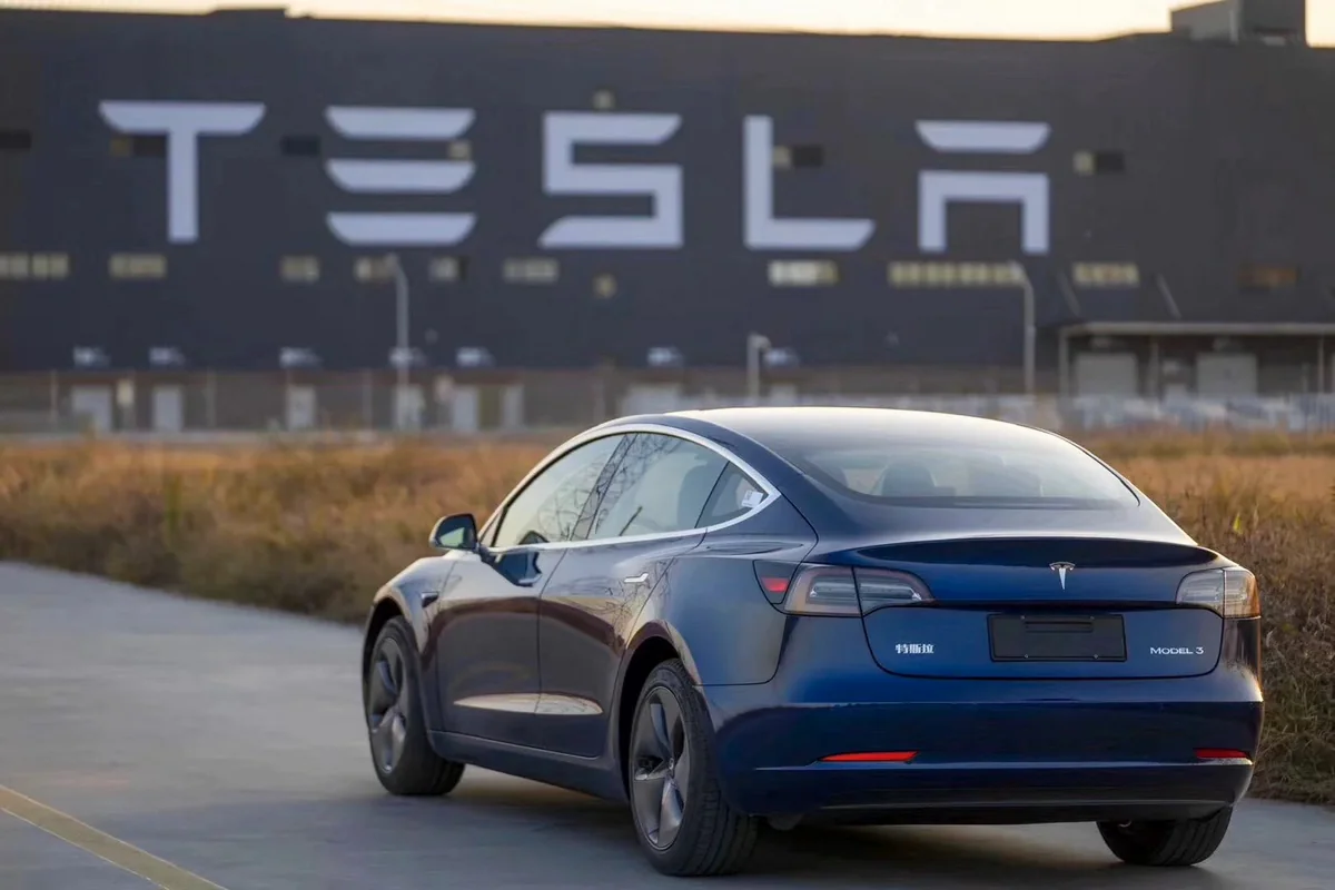 Tesla отзовет более 1,6 млн машин из-за проблем с безопасностью