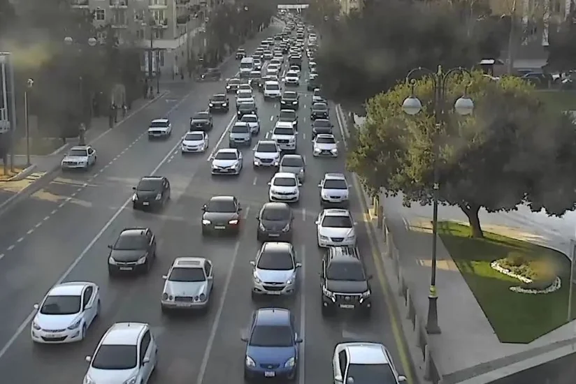 Bakının bir sıra yollarında tıxac var - SİYAHI