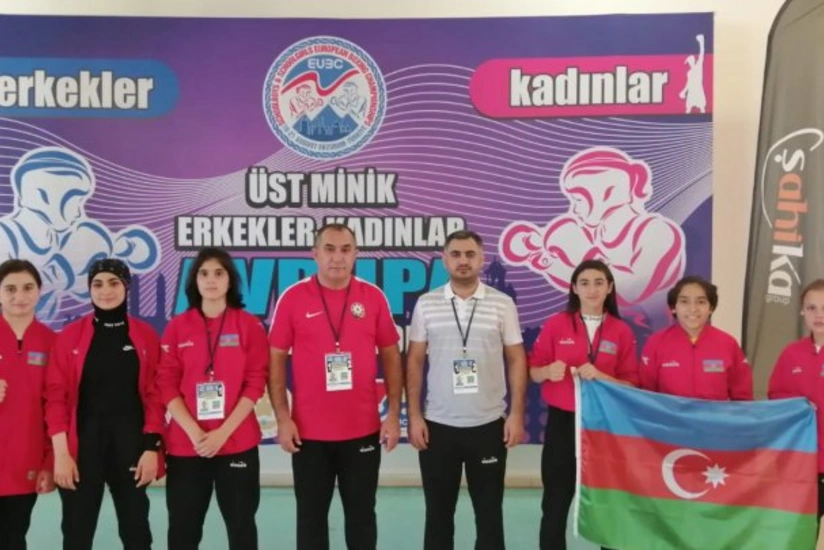 Azerbaijani boxer reaches semi-finals of European Championship