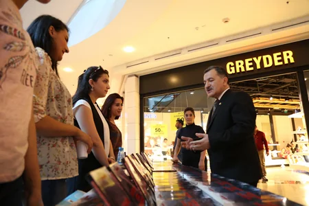 “Əlli dörd gün erməni mühasirəsində” kitabının satışı davam etdirilir