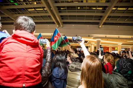 “CinemaPlus” Dövlət Bayrağı Günü münasibətilə parad təşkil edib - VİDEO