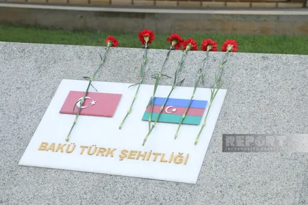 Şimali Kipr Prezidenti Fəxri və Şəhidlər xiyabanlarını ziyarət edib - YENİLƏNİB