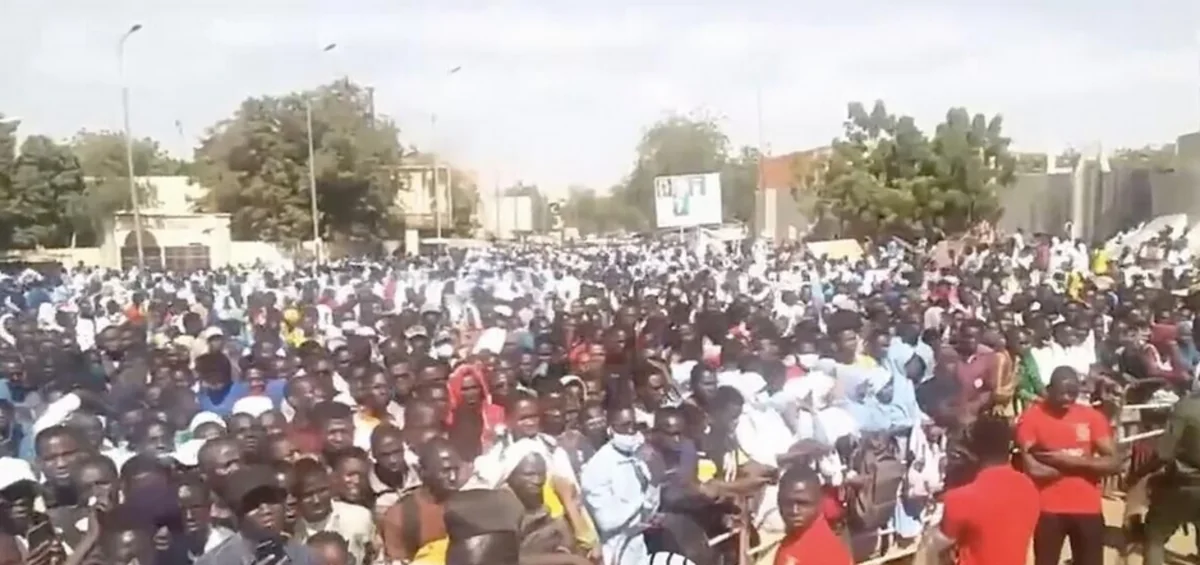 Hundreds of people protest against neocolonialism in Niger