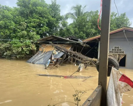 Tailandda on minlərlə ev daşqınlardan zərər çəkib