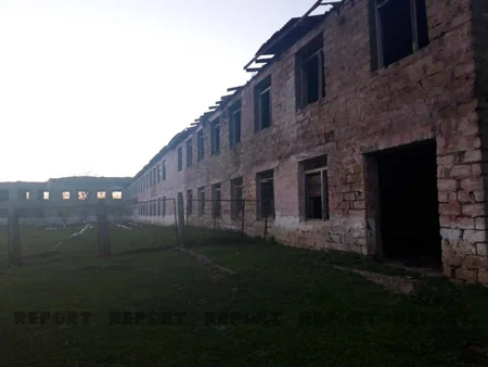 Azərbaycanda daha bir məktəb uçmaq təhlükəsi ilə üz-üzədir