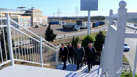 Bakıda yeni yerüstü piyada keçidi istifadəyə verilib