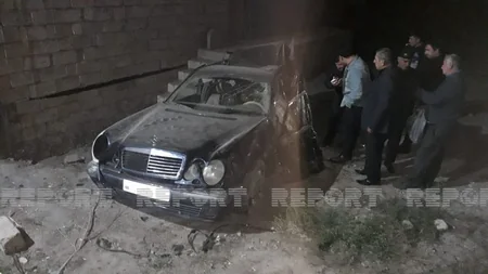Kürdəmirdə baş verən qəzada avtomobil yararsız hala düşdü
