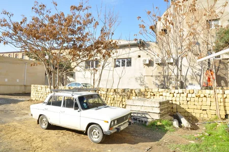 Təhsil Nazirliyi: Bakıdakı məktəblərdən birinin torpaq sahəsi qanunsuz zəbt olunub