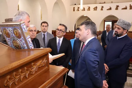 Ramin Məmmədov Almaniya Müsəlmanları Mərkəzi Şurasının sədri ilə görüşüb