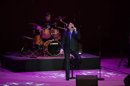 Heydər Əliyev Mərkəzində Aleksandr Serovun konserti keçirilib
