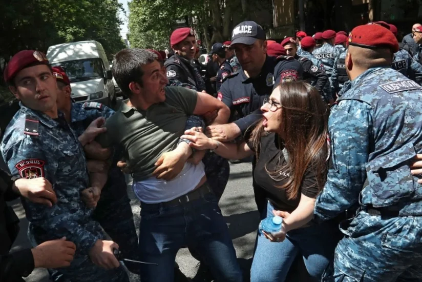 Ermənistan polisi aksiyaçılara xüsusi vasitələrin tətbiqinə hazırlığı barədə xəbərdarlıq edib