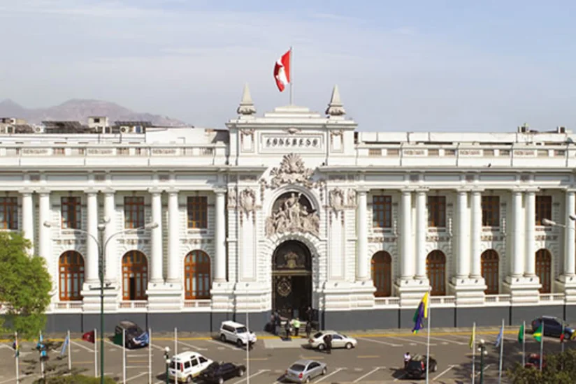 Peru parlamenti Meksika prezidentini “persona non qrata” elan edib