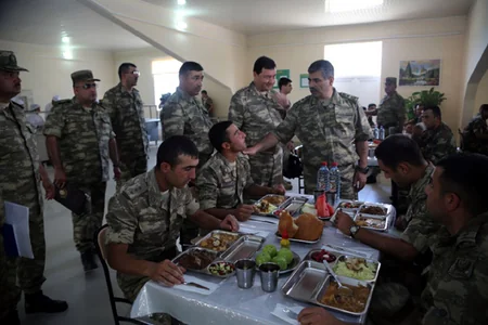 ​Cəbhəboyu zonada zabit ailələri üçün daha bir yaşayış kompleksi istifadəyə verilib