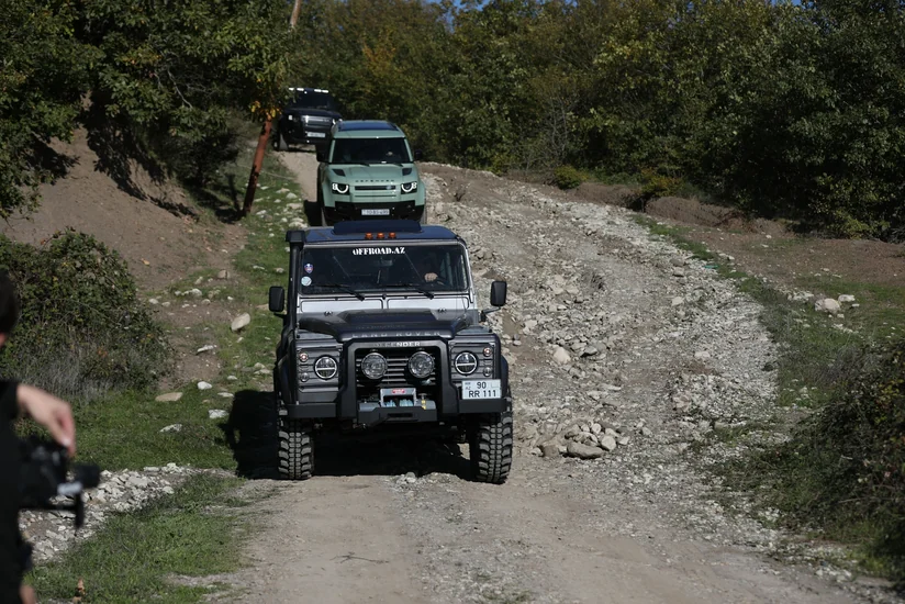 “Defender” yolsuzluq avtomobillərinin yürüşü olub