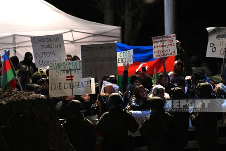 Russian peacekeepers once again bring additional manpower to protest site
