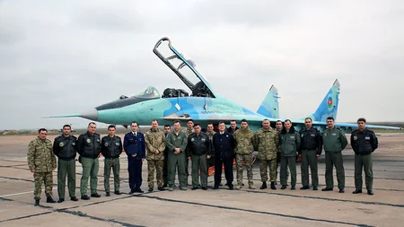 NATO-nun mobil təlim qrupu Bakıda Azərbaycan hərbçilərinə seminar keçir