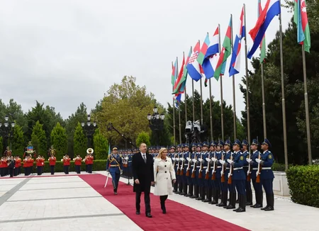 Azərbaycanda Xorvatiya Prezidentinin rəsmi qarşılanma mərasimi olub