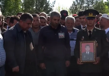 Vətən müharibəsində şəhid olmuş zabitimiz dəfn edilib